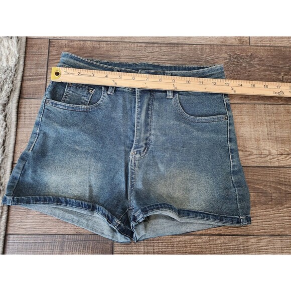 Romwe Star with Rhinestones Graphic Pockets Denim Shorts Womens 4 SMALL - Picture 4 of 10